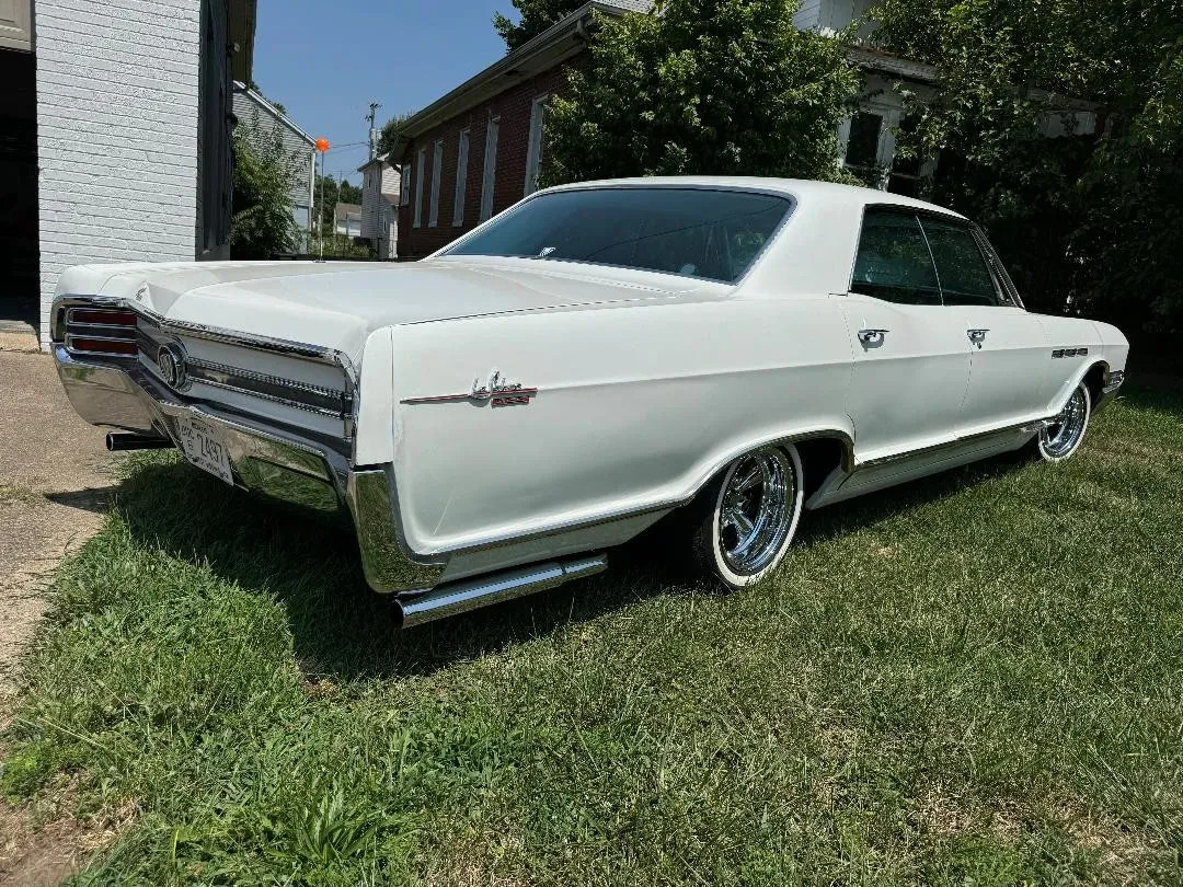 Buick-LeSabre-1965-Sedan-2