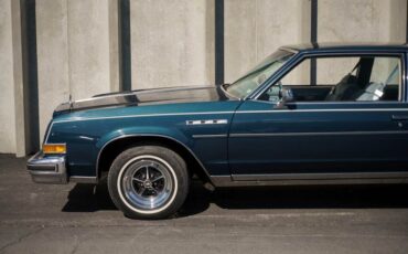 Buick-Lesabre-1979-Dark-Blue-exterior-Light-blue-cloth-int-2