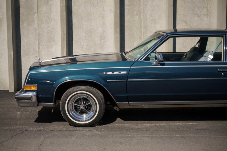 Buick-Lesabre-1979-Dark-Blue-exterior-Light-blue-cloth-int-2