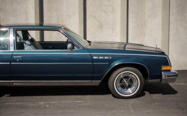 Buick-Lesabre-1979-Dark-Blue-exterior-Light-blue-cloth-int-3