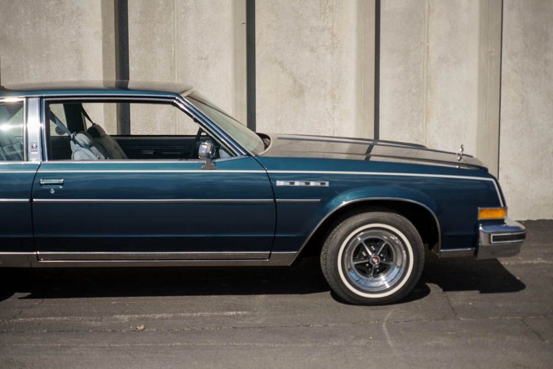 Buick-Lesabre-1979-Dark-Blue-exterior-Light-blue-cloth-int-3