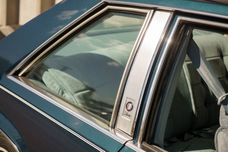 Buick-Lesabre-1979-Dark-Blue-exterior-Light-blue-cloth-int-45