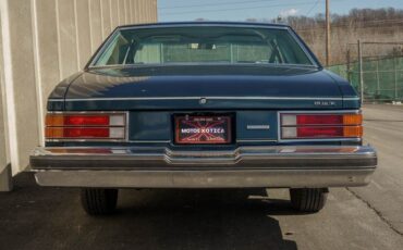 Buick-Lesabre-1979-Dark-Blue-exterior-Light-blue-cloth-int-6