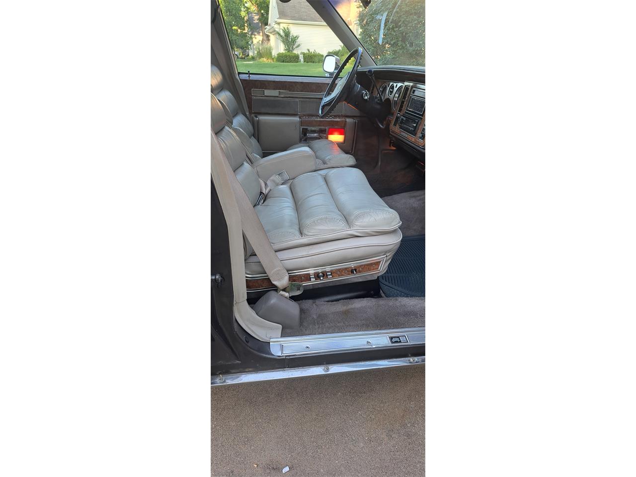 Buick-Park-avenue-1983-Brown-Tan-12