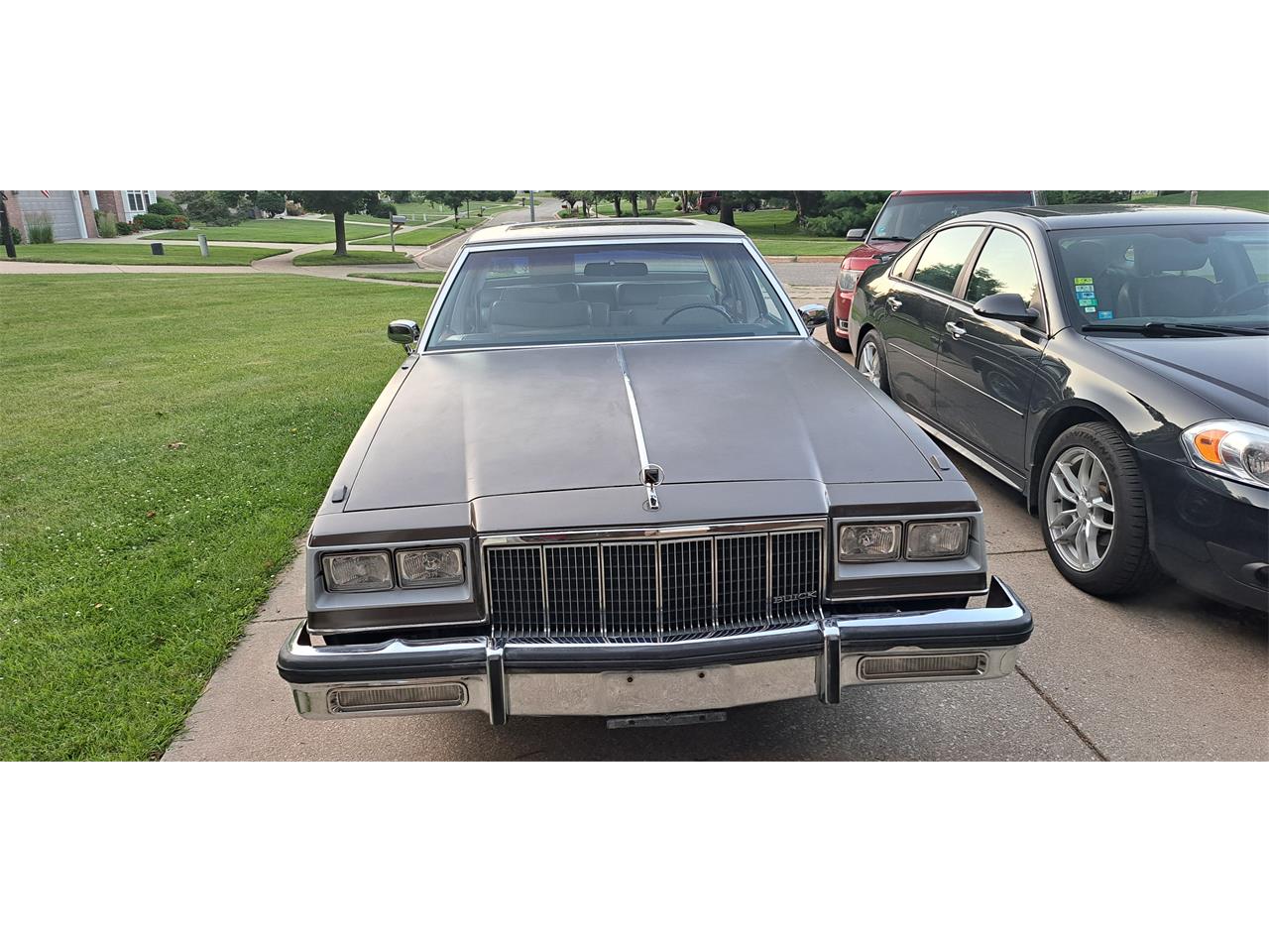 Buick-Park-avenue-1983-Brown-Tan-2