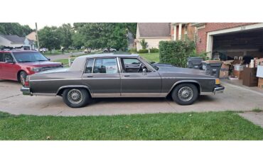 Buick-Park-avenue-1983-Brown-Tan