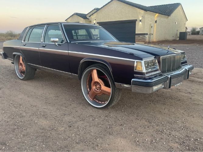 Buick-Park-avenue-1983-Purplish-Bronze-1