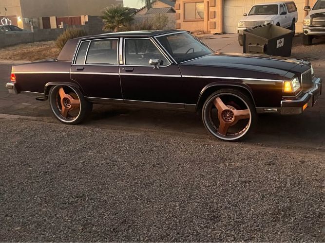 Buick-Park-avenue-1983-Purplish-Bronze-2