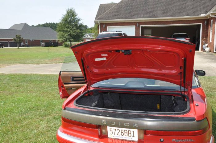 Buick-Reatta-1988-Red-4