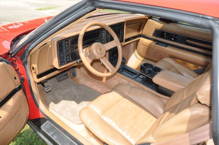 Buick-Reatta-1988-Red-8