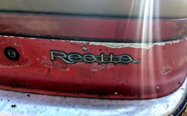 Buick-Reatta-1988-Red-Tan-Cloth-11