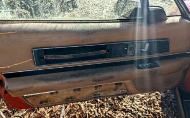 Buick-Reatta-1988-Red-Tan-Cloth-9