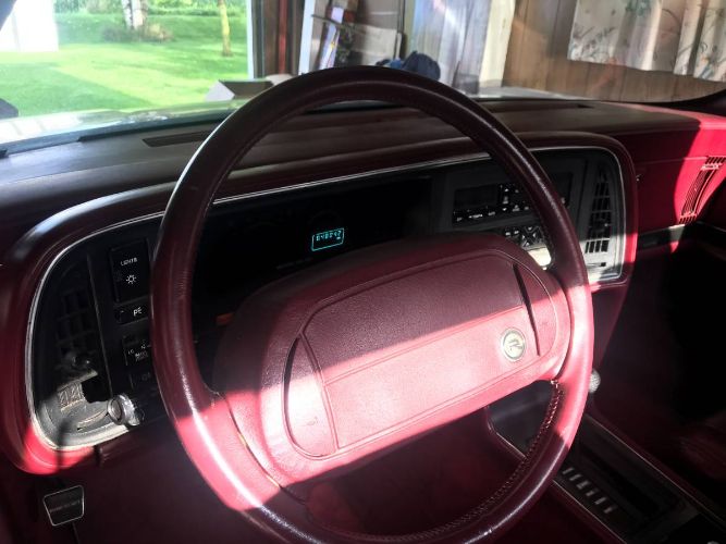 Buick-Reatta-1990-BurgundyWhite-Top-Burgundy-10