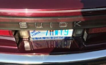 Buick-Reatta-1990-BurgundyWhite-Top-Burgundy-4