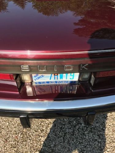 Buick-Reatta-1990-BurgundyWhite-Top-Burgundy-4