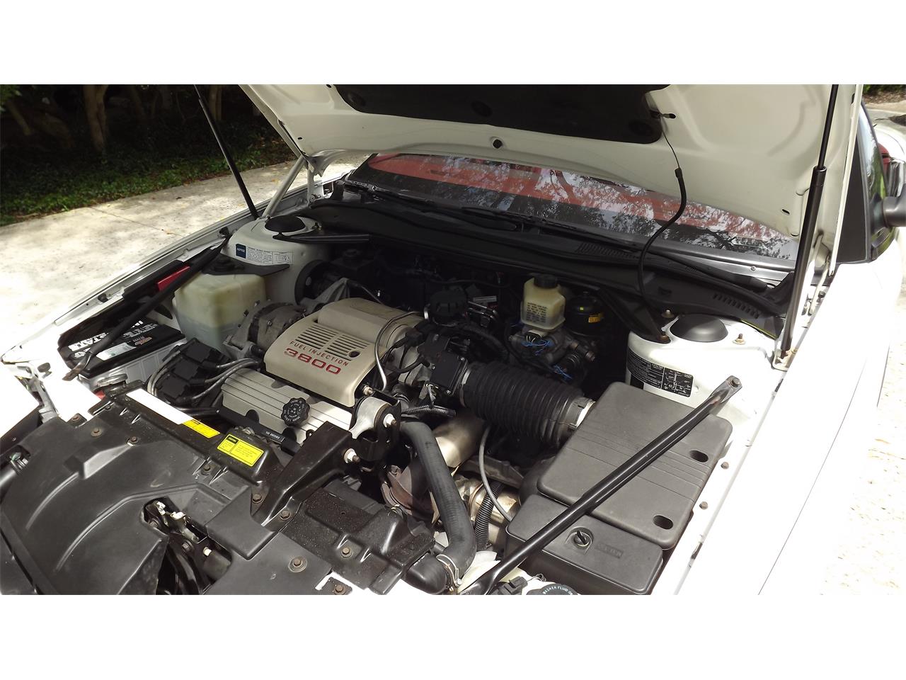 Buick-Reatta-1990-White-Red-12