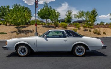 Buick-Regal-1977-Coupe-2
