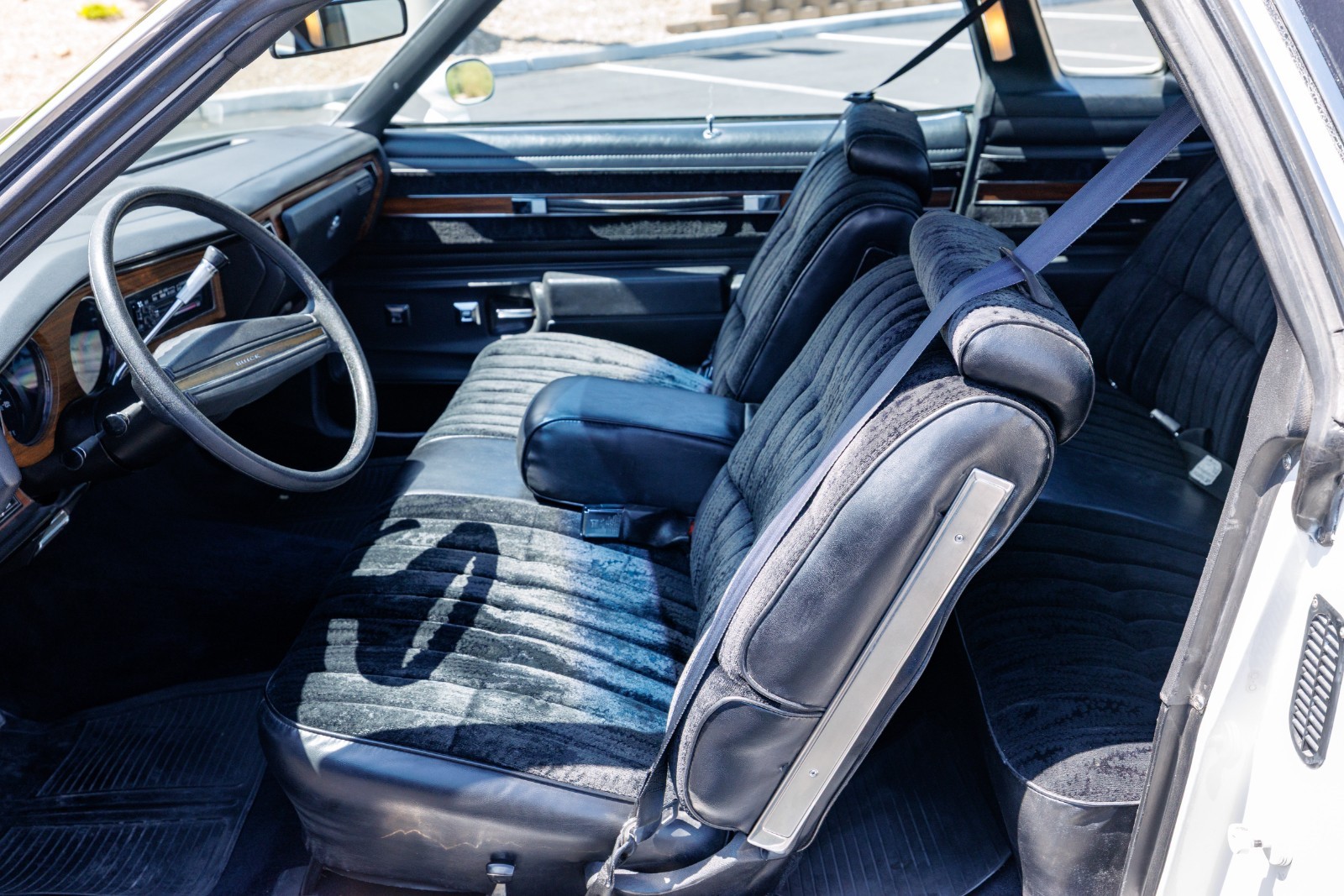 Buick-Regal-1977-Coupe-22
