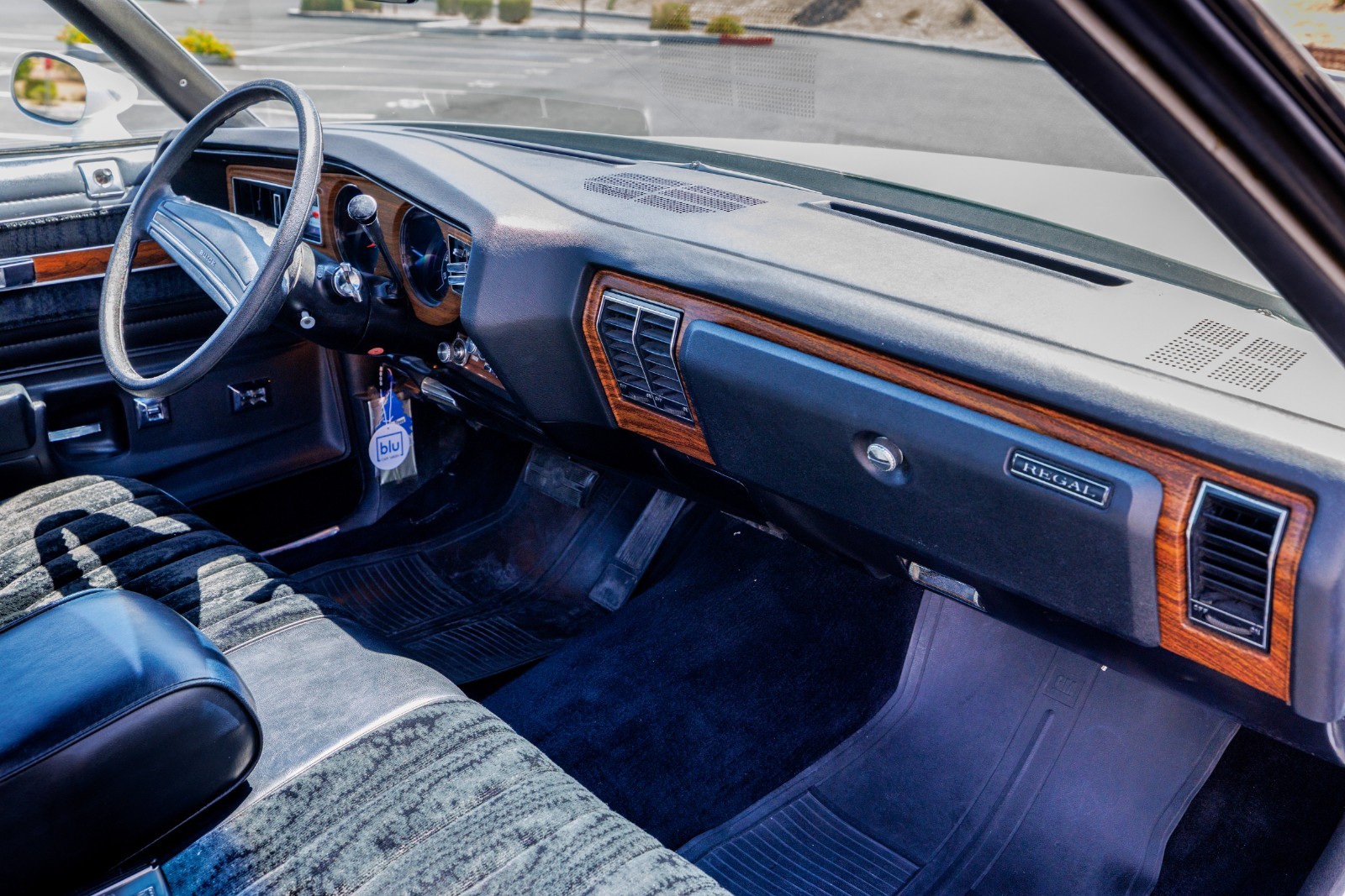 Buick-Regal-1977-Coupe-33
