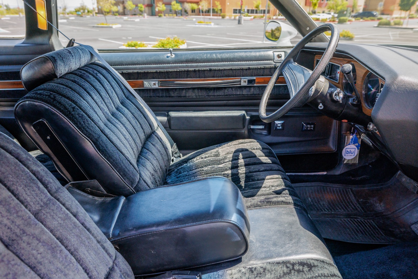 Buick-Regal-1977-Coupe-36
