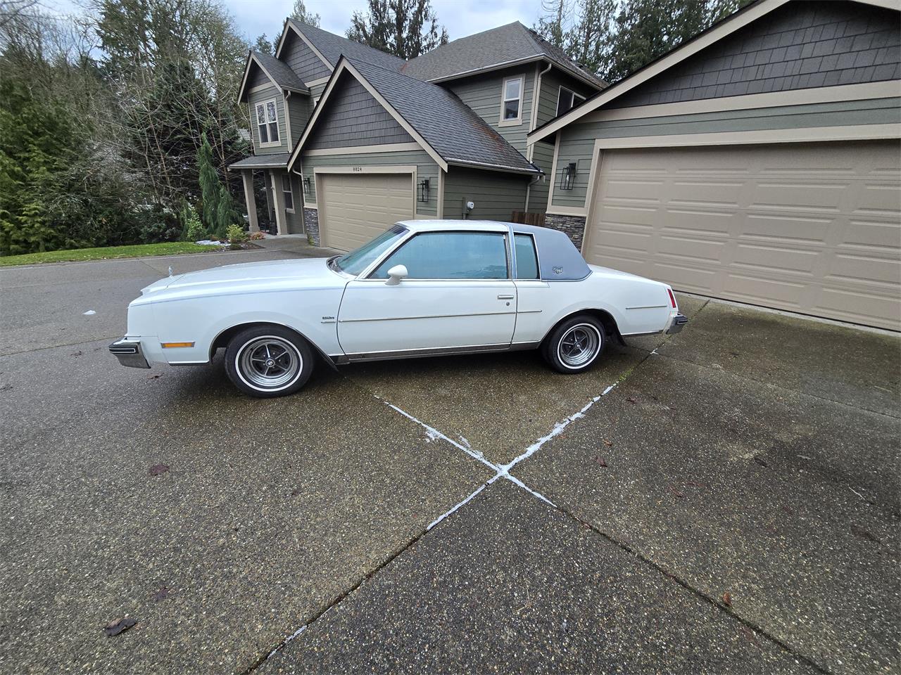 Buick-Regal-1980-White-Blue-4