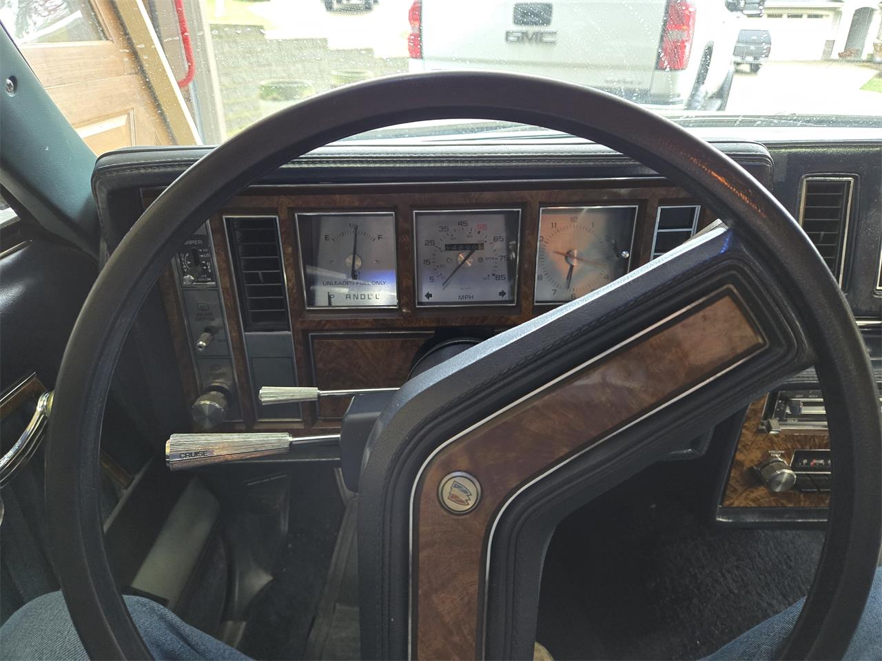 Buick-Regal-1980-White-Blue-9
