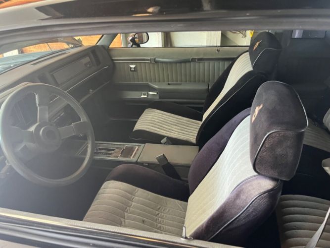 Buick-Regal-1986-Black-Black-11