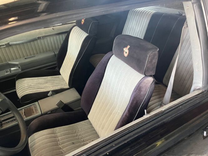 Buick-Regal-1986-Black-Black-16