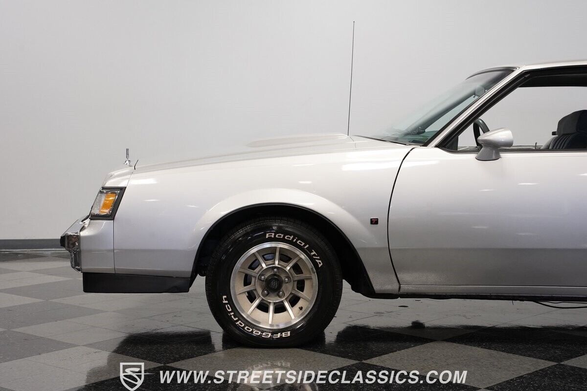 Buick-Regal-1987-Coupe-23