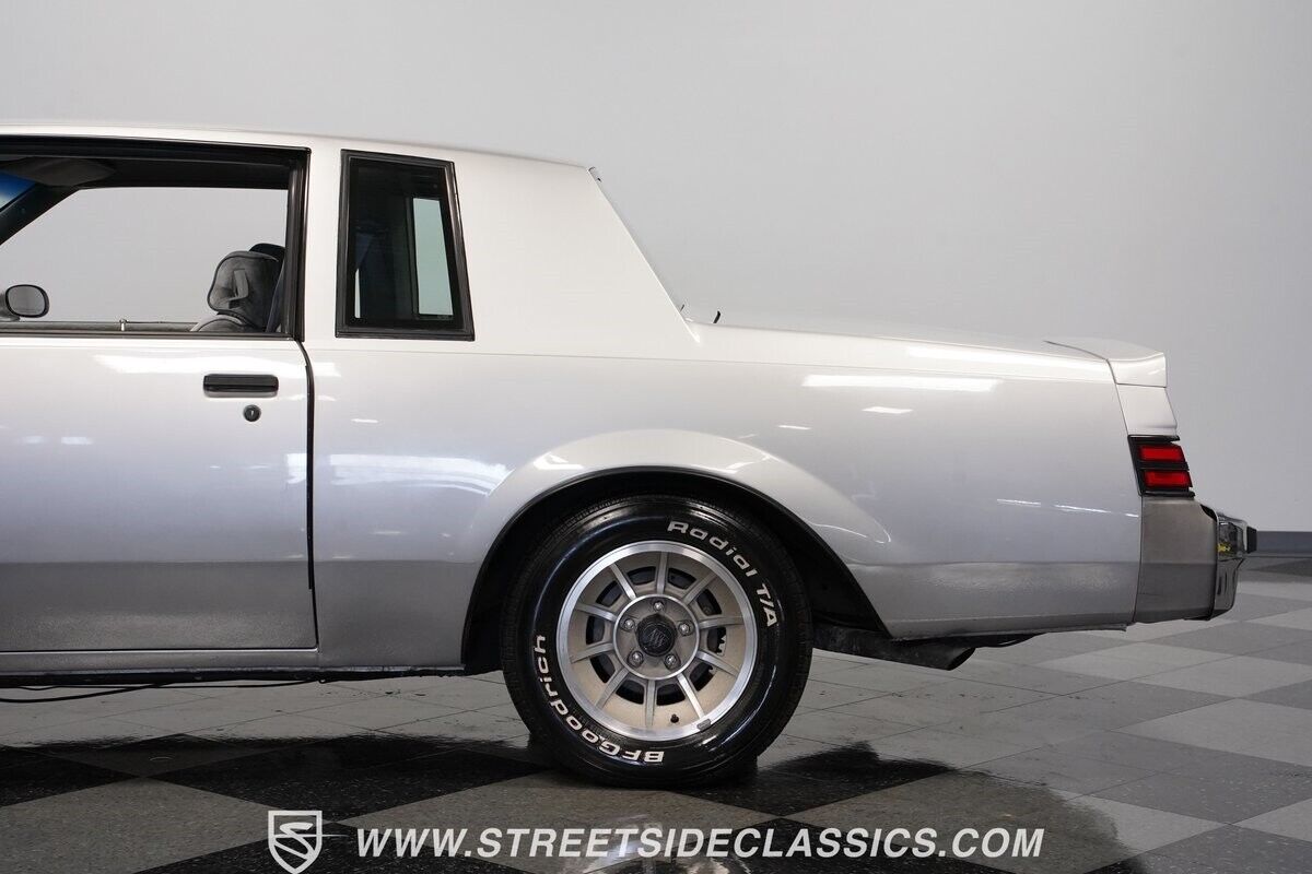 Buick-Regal-1987-Coupe-24