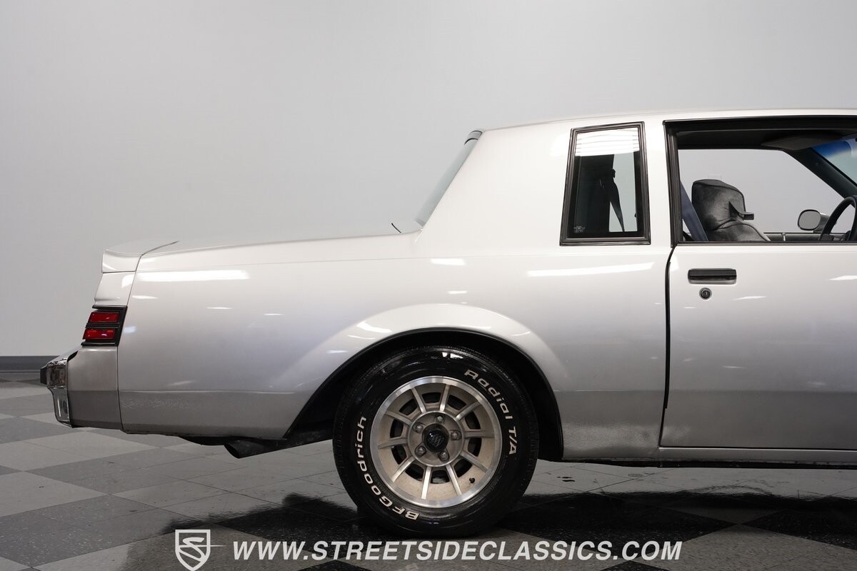 Buick-Regal-1987-Coupe-29