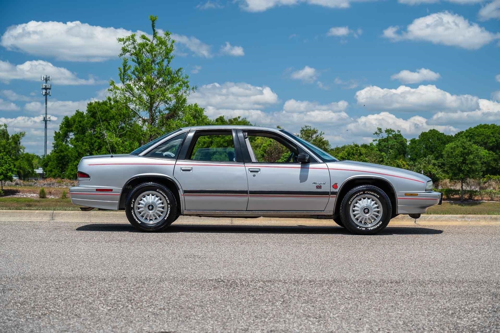 Buick-Regal-1992-4-Door-38