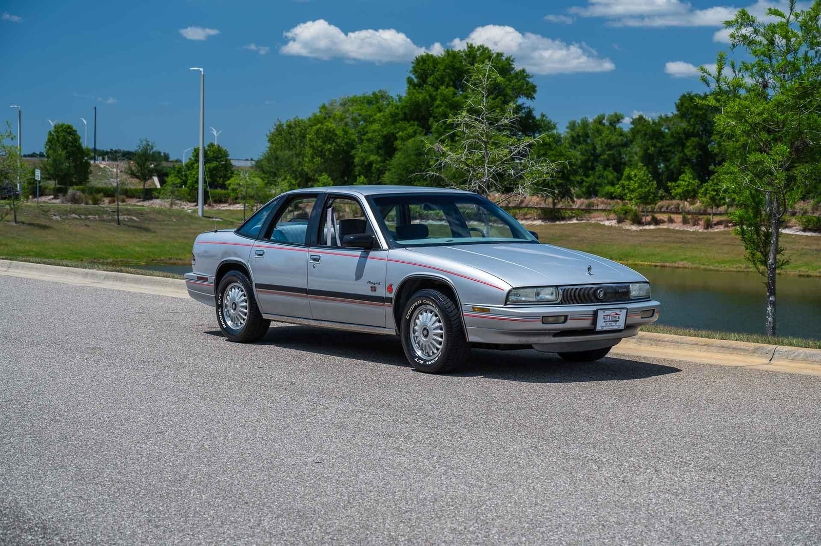 Buick-Regal-1992-4-Door-8