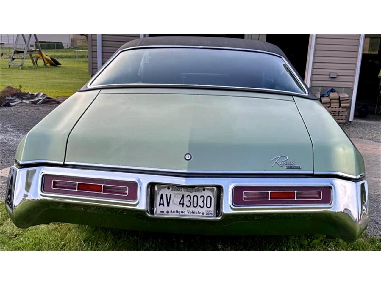Buick-Riviera-1970-Green-Black-1