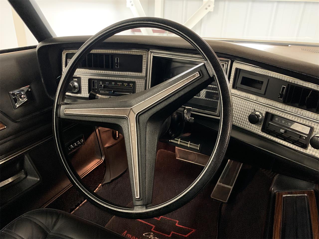 Buick-Riviera-1971-silver-black-2