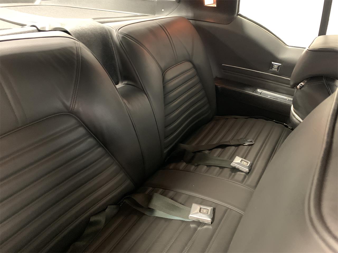 Buick-Riviera-1971-silver-black-29
