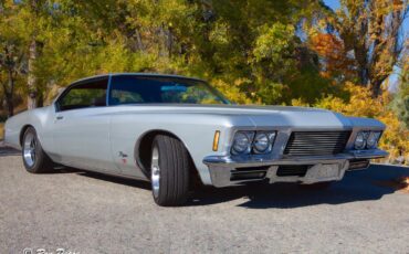 Buick-Riviera-1971-silver-black
