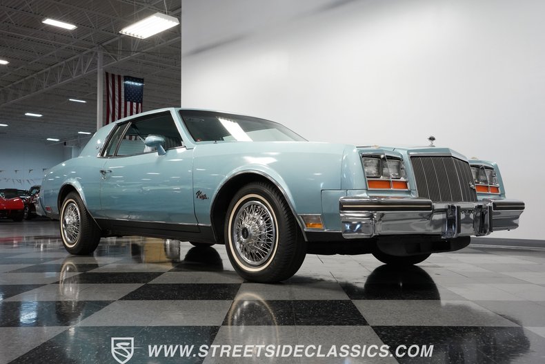 Buick-Riviera-1979-Light-Blue-Metallic-Blue-11