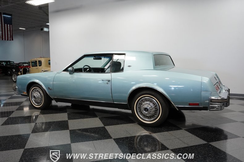 Buick-Riviera-1979-Light-Blue-Metallic-Blue-16