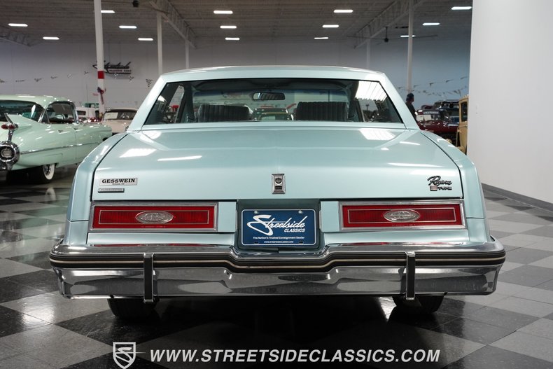 Buick-Riviera-1979-Light-Blue-Metallic-Blue-18
