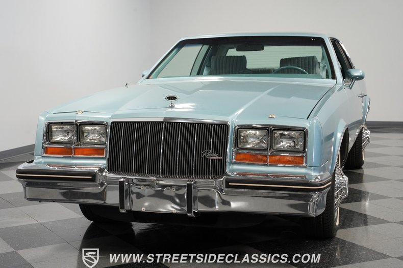 Buick-Riviera-1979-Light-Blue-Metallic-Blue-30