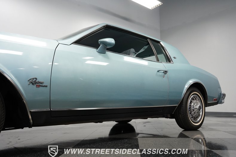Buick-Riviera-1979-Light-Blue-Metallic-Blue-31
