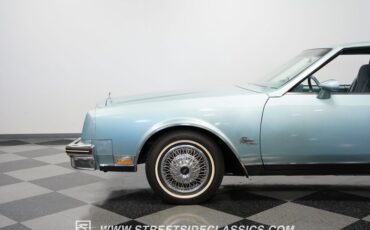 Buick-Riviera-1979-Light-Blue-Metallic-Blue-32