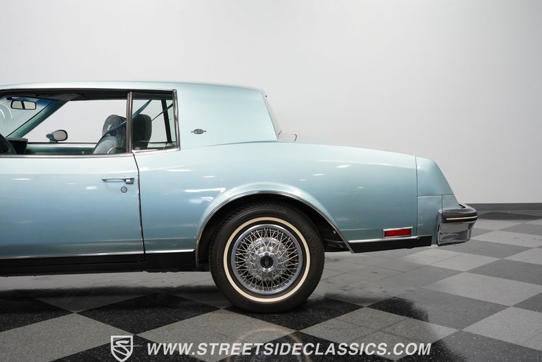 Buick-Riviera-1979-Light-Blue-Metallic-Blue-33