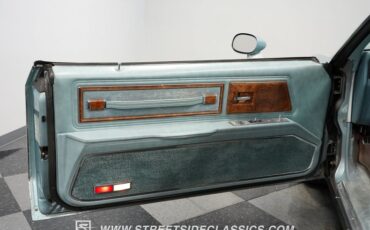 Buick-Riviera-1979-Light-Blue-Metallic-Blue-42