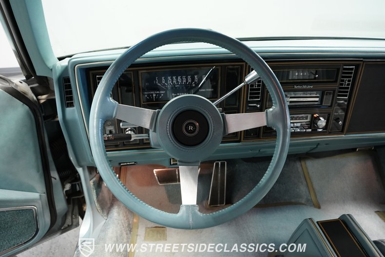 Buick-Riviera-1979-Light-Blue-Metallic-Blue-44