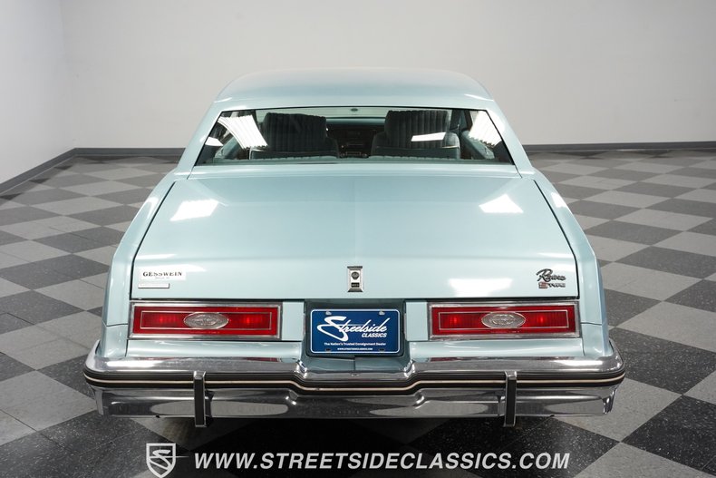 Buick-Riviera-1979-Light-Blue-Metallic-Blue-5