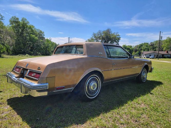 Buick-Riviera-1981-11