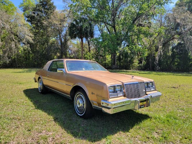 Buick-Riviera-1981-14