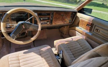 Buick-Riviera-1981-5